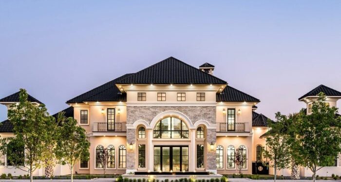 Explore Luxurious Homes and Vibrant Culture - Homestead Anywhere